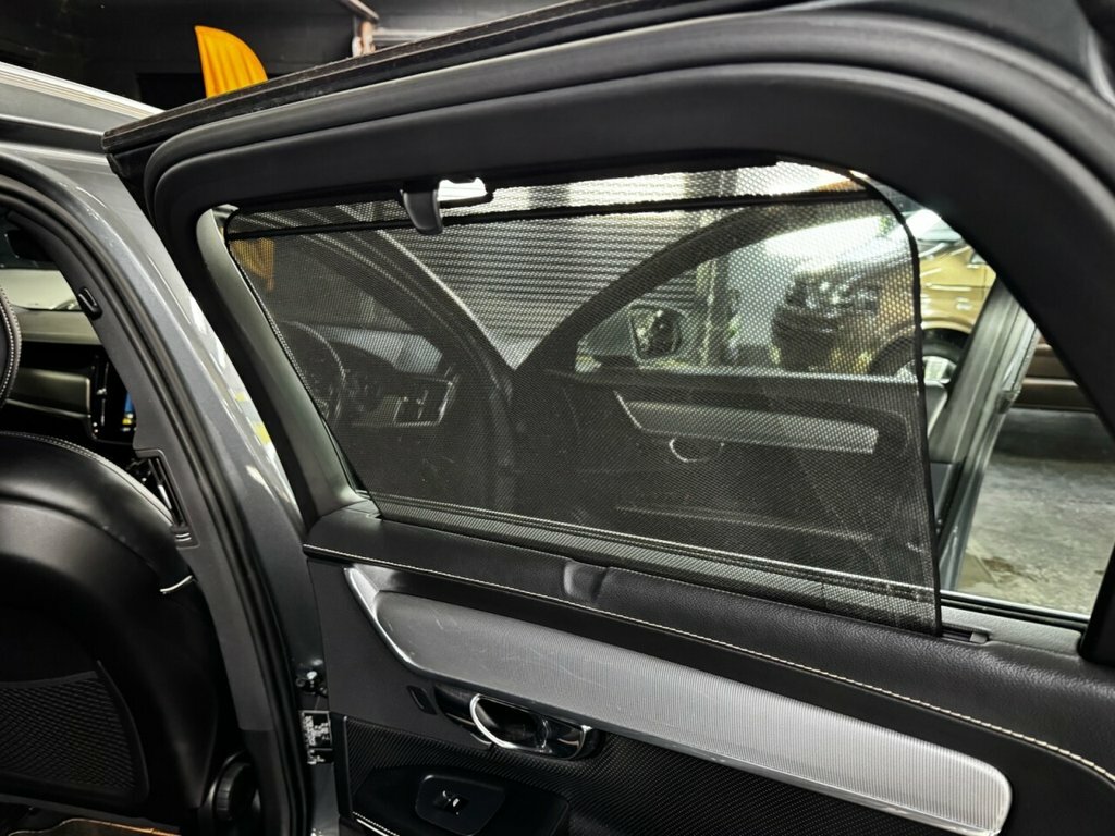 Volvo V90 D4 Momentum Pro Blue #20