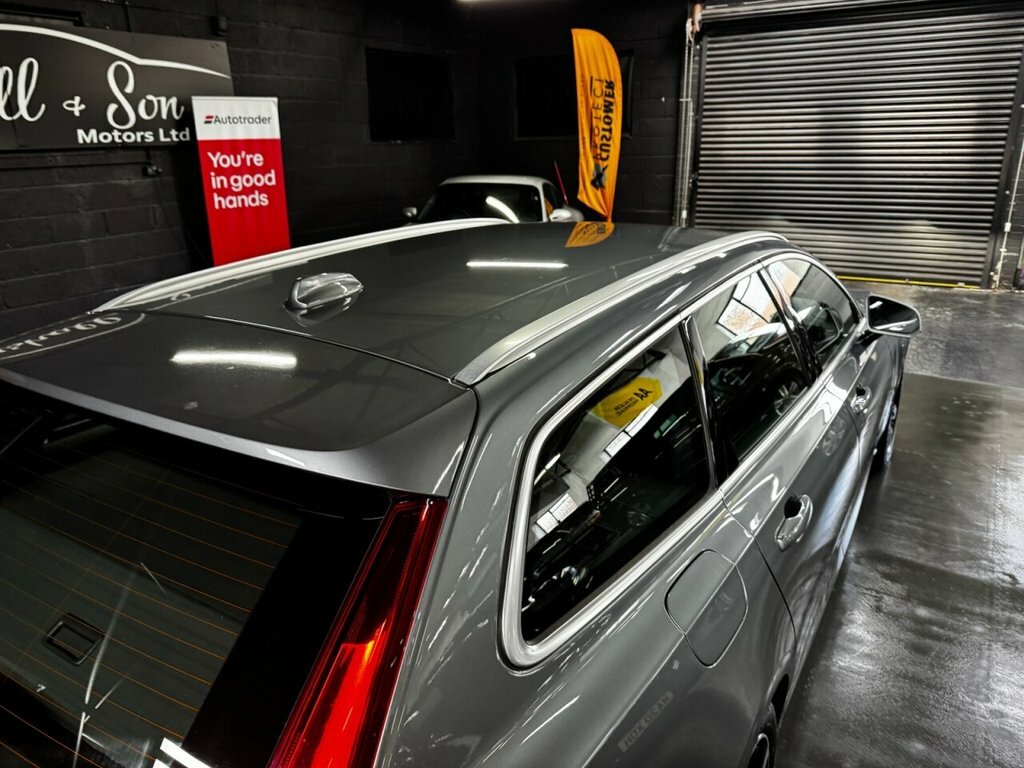 Volvo V90 2L R-design Black #4