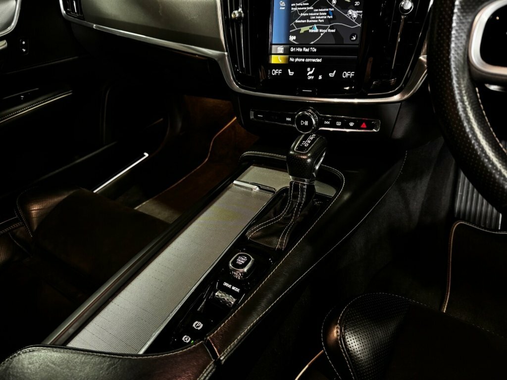 Volvo V90 D4 Momentum Pro Blue #17