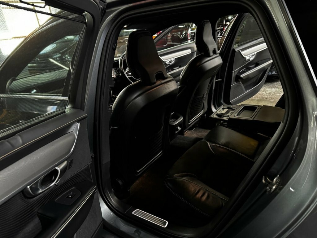 Volvo V90 D4 Momentum Pro Blue #25