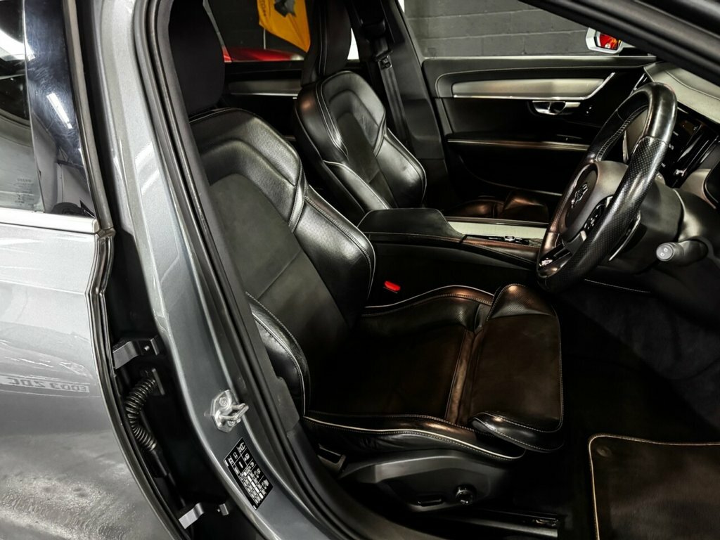 Volvo V90 D4 Momentum Pro Blue #12