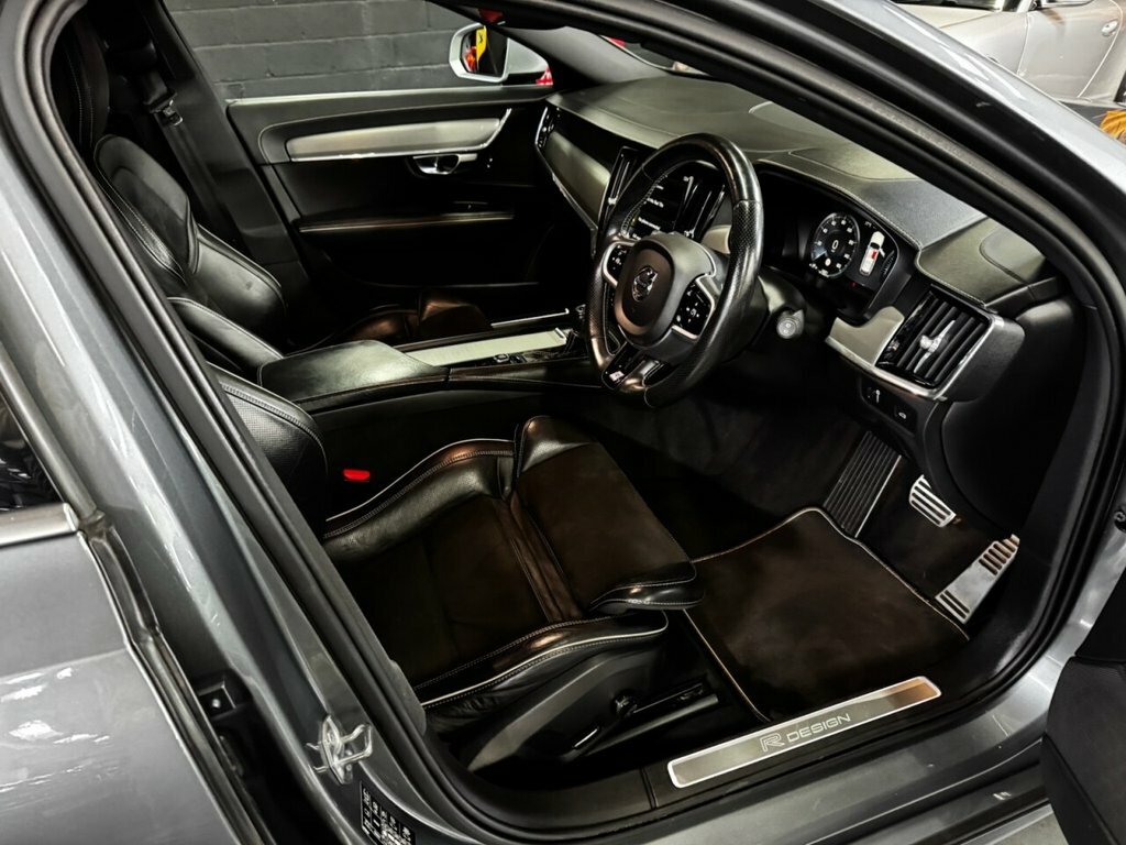 Volvo V90 D4 Momentum Pro Blue #11