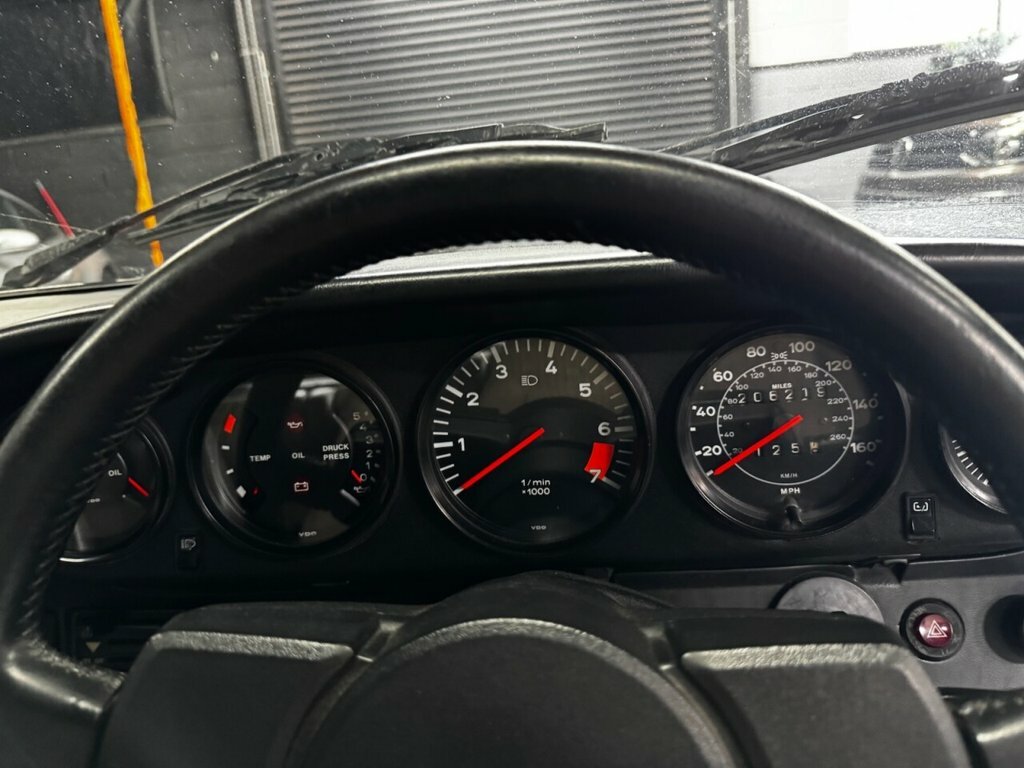 Porsche 911 Coupe 1984 Black #18