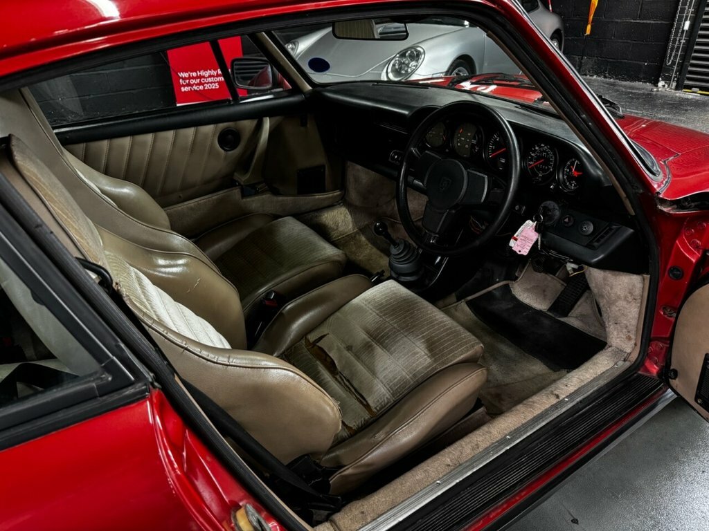 Porsche 911 Coupe 1984 Black #12