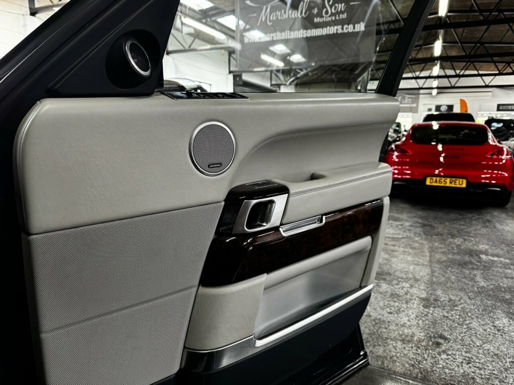 Land Rover Range Rover Autobiography Black #11