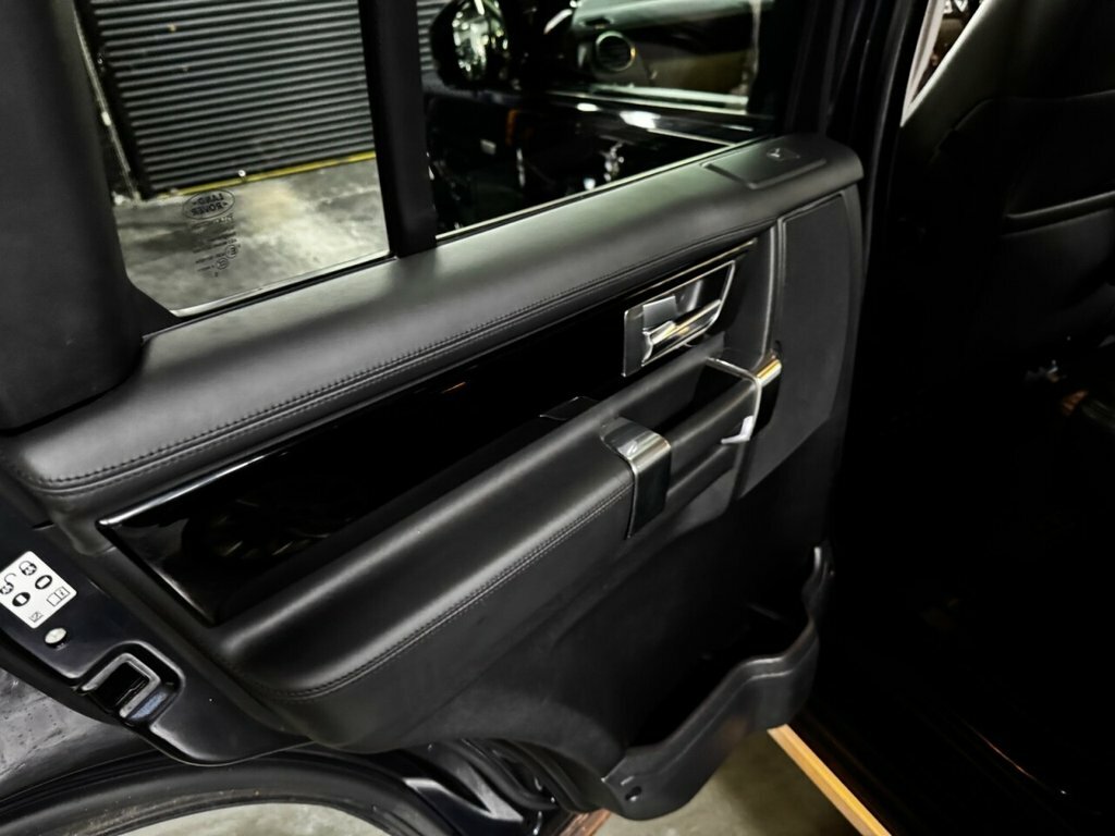 Land Rover Discovery 4 Suv Black #27