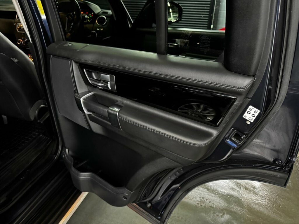 Land Rover Discovery 4 Suv Black #22