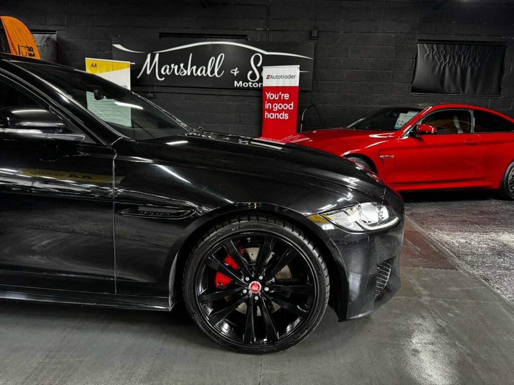 Jaguar XF 3L S Black #3