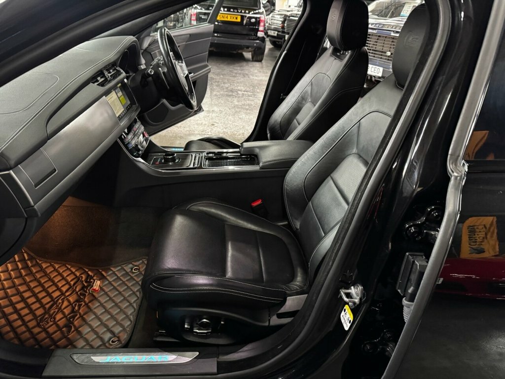 Jaguar XF R-sport Red #24