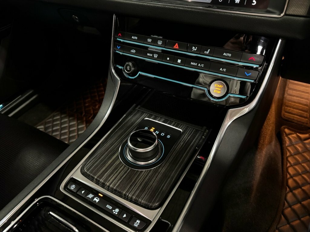 Jaguar XF R-sport Red #13