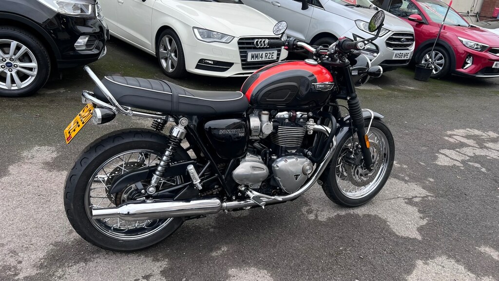 Triumph Bonneville T120 Black Jet Black SJ20VZE Black