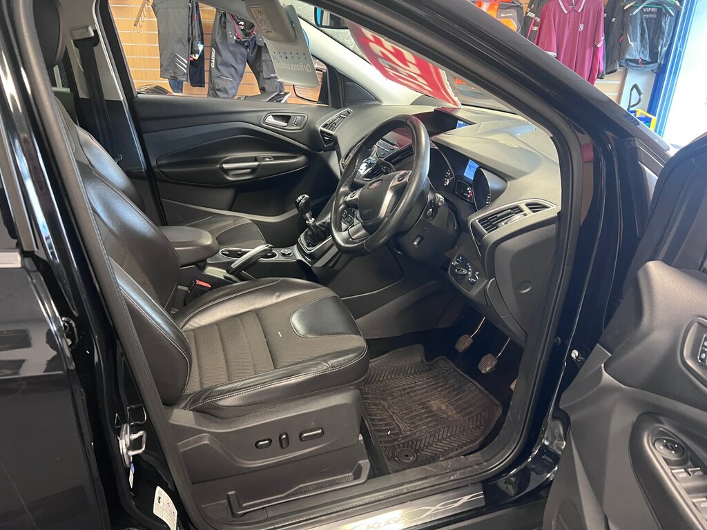 Ford Kuga 2.0 Tdci 150 Titanium 2Wd SB64CVD Black #2