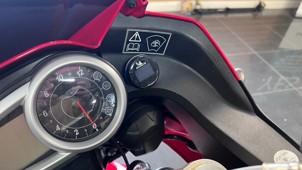 Triumph  675 R Naked 106 Ps Black #25