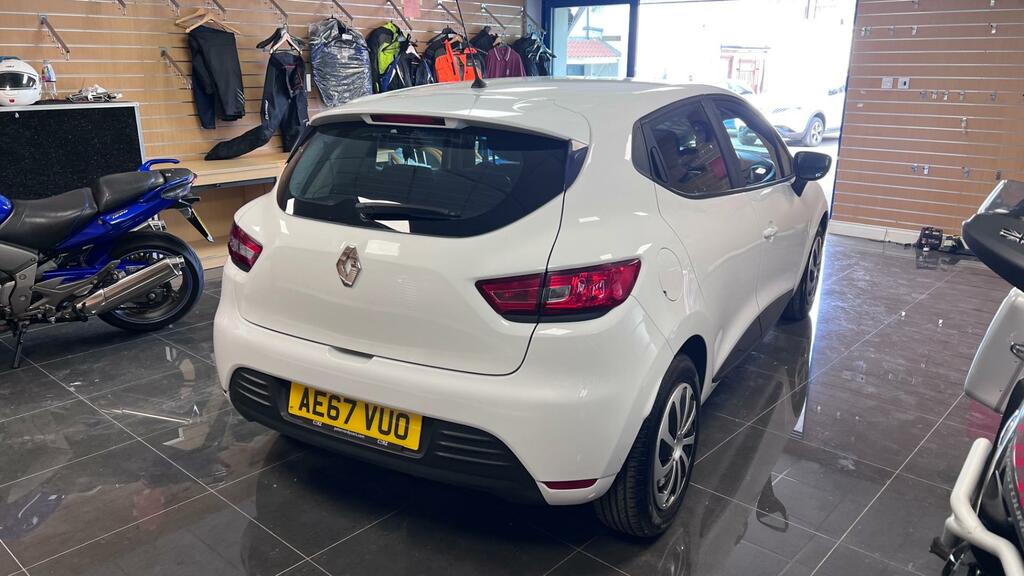 Renault Clio 1.2 16V Expression White #3