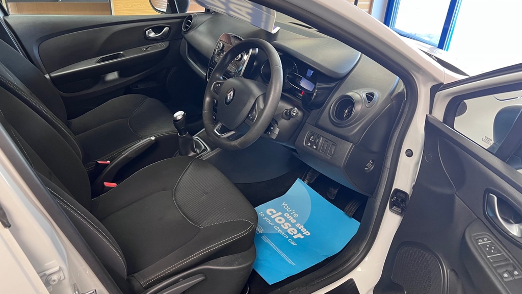 Renault Clio 1.2 16V Expression White #2
