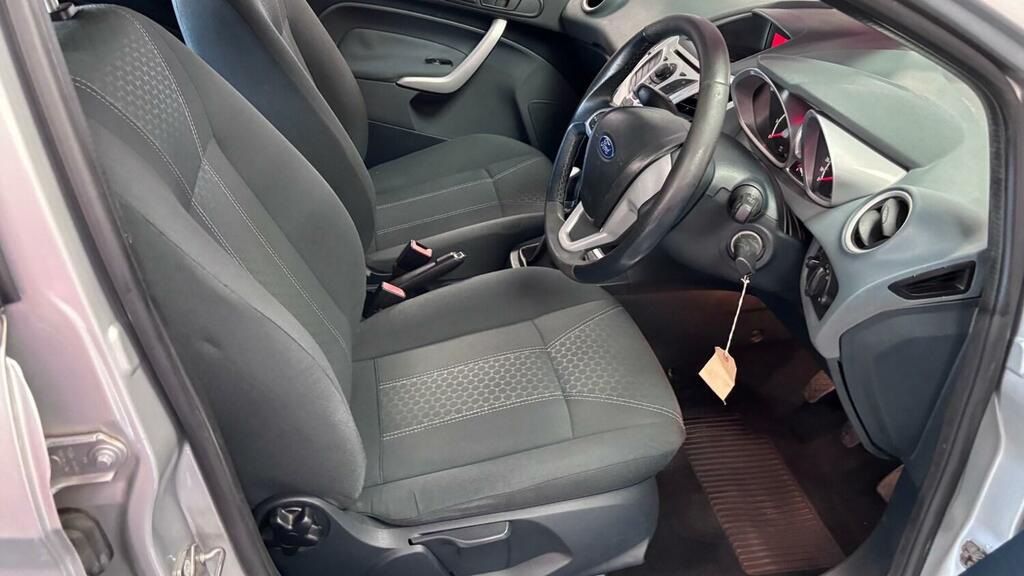 Ford Fiesta 1.4 Zetec 16V Red #20