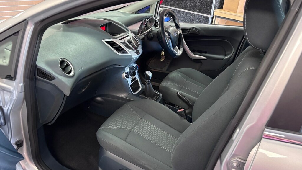 Ford Fiesta 1.4 Zetec 16V Red #10