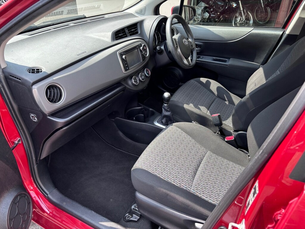 Toyota Yaris Trend Grey #14