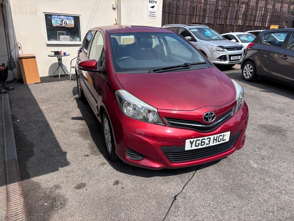 Toyota Yaris 1.33 Vvt-i Tr Red