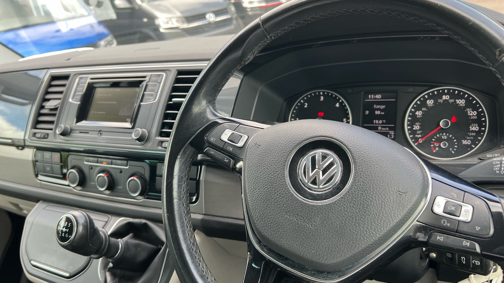 Volkswagen Transporter Transporter 2.0 Tdi Bmt 150 Highline Kombi Van PN69LFP Black #6