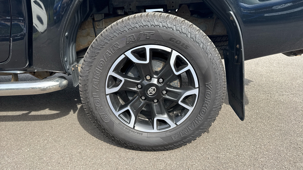 Toyota HILUX Hilux Invincible X Ltd Ed Dcab Pup 2.4 D-4d Black #5
