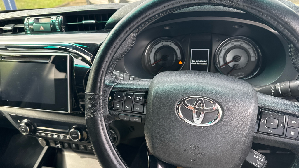 Toyota HILUX Hilux Invincible X Ltd Ed Dcab Pup 2.4 D-4d Black #6