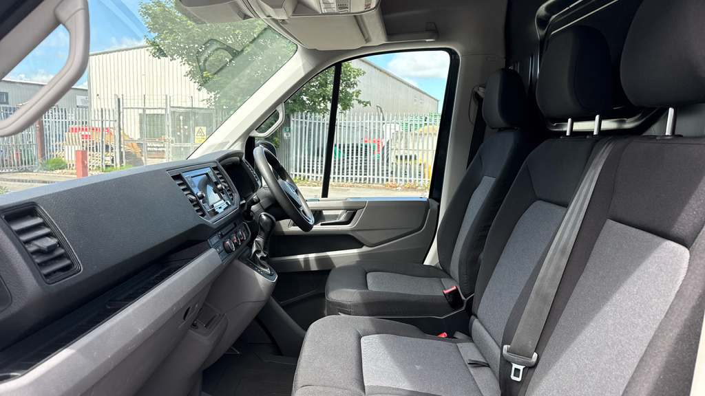 Volkswagen Crafter Crafter 2.0 Tdi 140Ps Trendline Business Low Roof Black #2