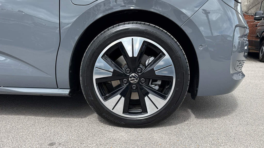Volkswagen Multivan Multivan Style Long 245 Ps 1.5 Ehybrid 6-Speed Dsg Grey #5