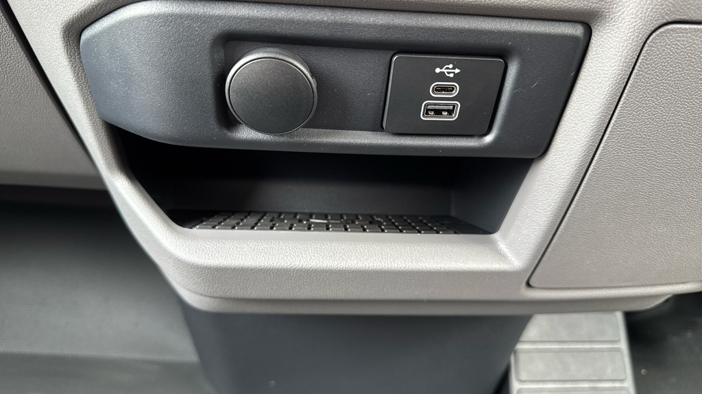 Volkswagen Transporter 2.0 Tdi 170 Commerce Pro Van #29