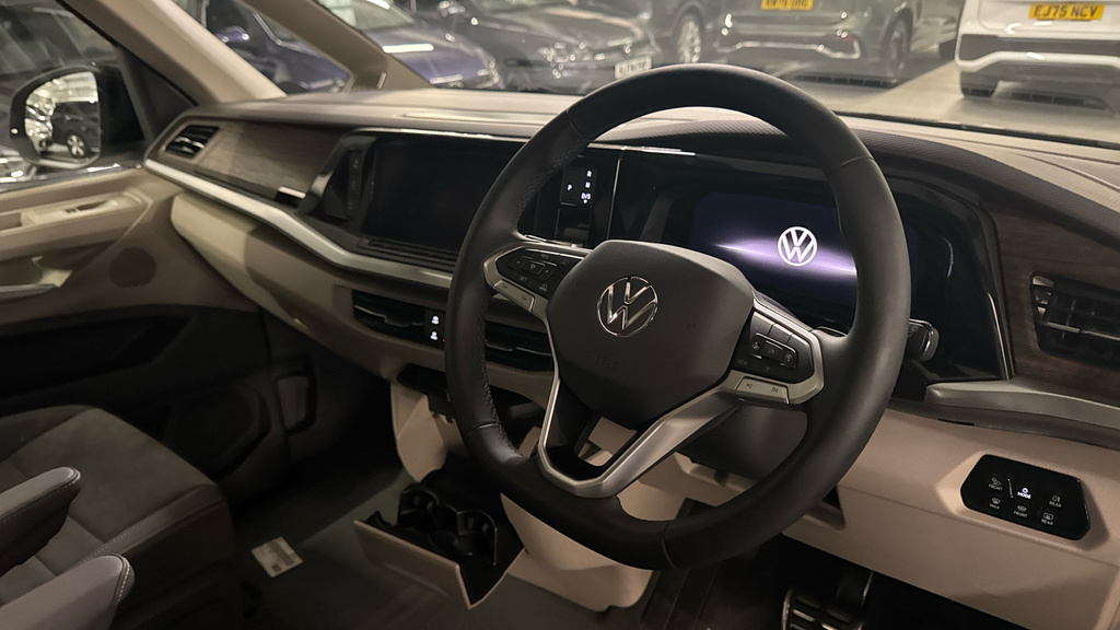 Volkswagen Multivan Multivan Style Long 245 Ps 1.5 Ehybrid 6-Speed Dsg Black #6