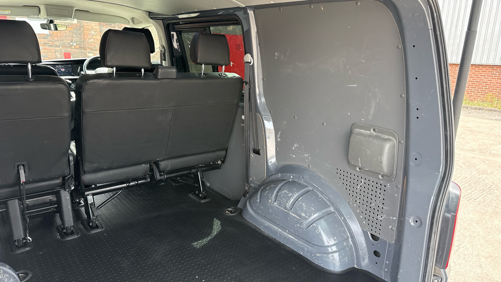 Volkswagen Transporter Sportline 2.0 Bitdi T32 Sportline Black Edition Crew Van Dsg  #30