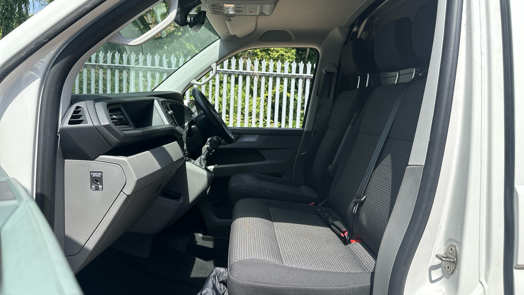 Volkswagen Transporter Transporter 2.0 Tdi 110 Highline Van GJ74PUV White #2