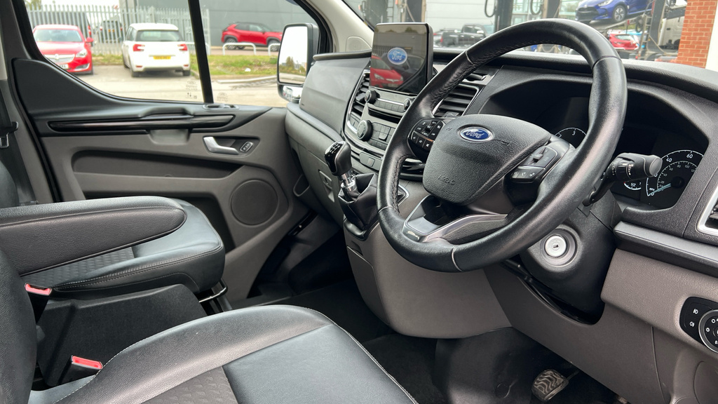 Ford Transit Custom 2.0 Ecoblue 185Ps Low Roof Dcab Sport Van White #11
