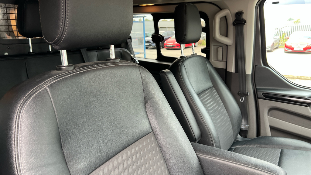 Ford Transit Custom 2.0 Ecoblue 185Ps Low Roof Dcab Sport Van White #36
