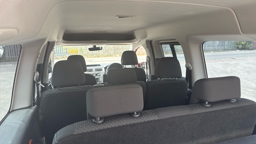 Volkswagen Caddy Maxi Life Tdi Bluemotion Tech Black #35