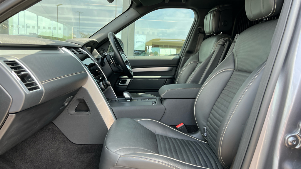 Land Rover Discovery Discovery 3.0 D300 Dynamic Hse Commercial Grey #3