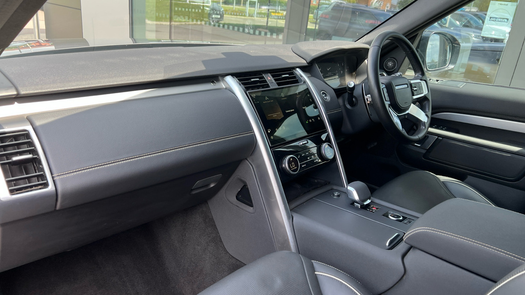Land Rover Discovery 3.0 D300 Dynamic Se 2024 Grey #23