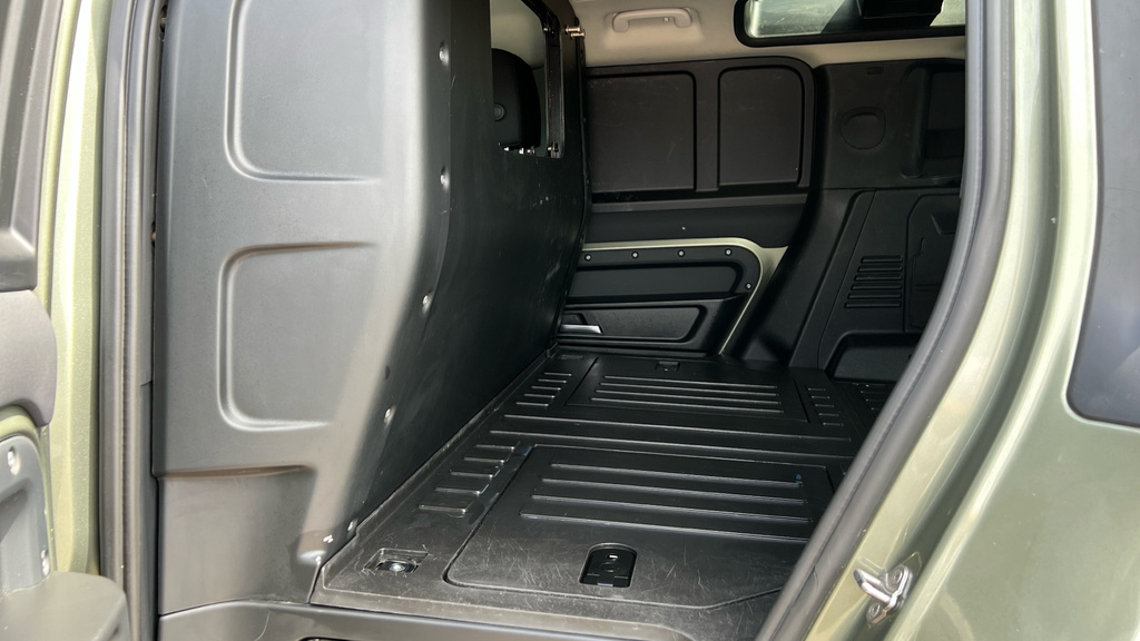 Land Rover Defender Defender 3.0 D250 Hard Top Se Green #4