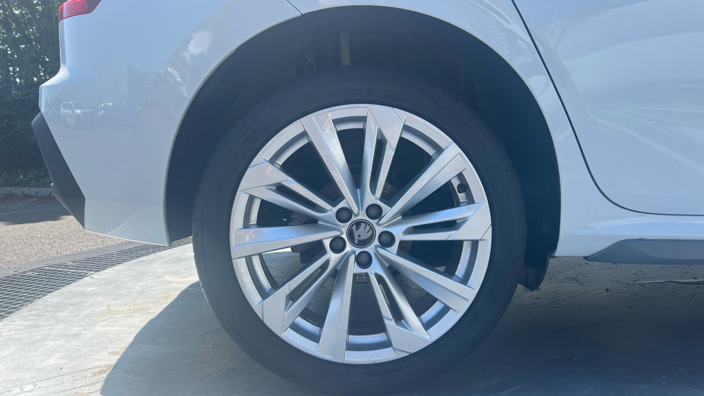 Skoda Kamiq Kamiq 1.0 Tsi Se L KP25NXC White #5