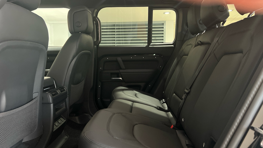 Land Rover Defender 110 Defender 3.0 D350 X-dynamic Hse 110 FE25GYP Black #4