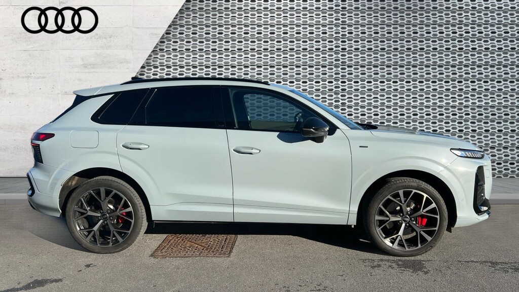 Audi Q3 Audi Q3 Estate Special Edition 1.5 E-hybrid Launch WG75UAA Grey #4