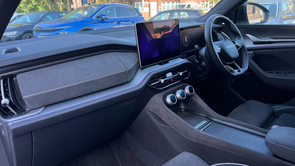 Skoda Kodiaq Kodiaq 1.5 Tsi E-tec Sportline Dsg 7 Seat OV75RZL White #2