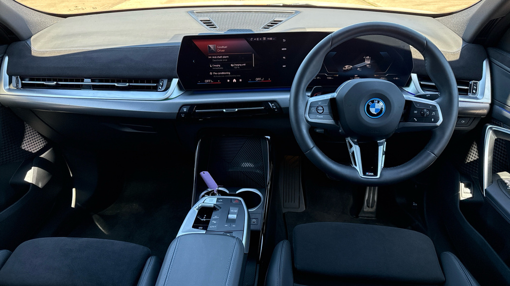 BMW iX2 Ix2 150Kw Edrive20 M Sport 65Kwh White #4