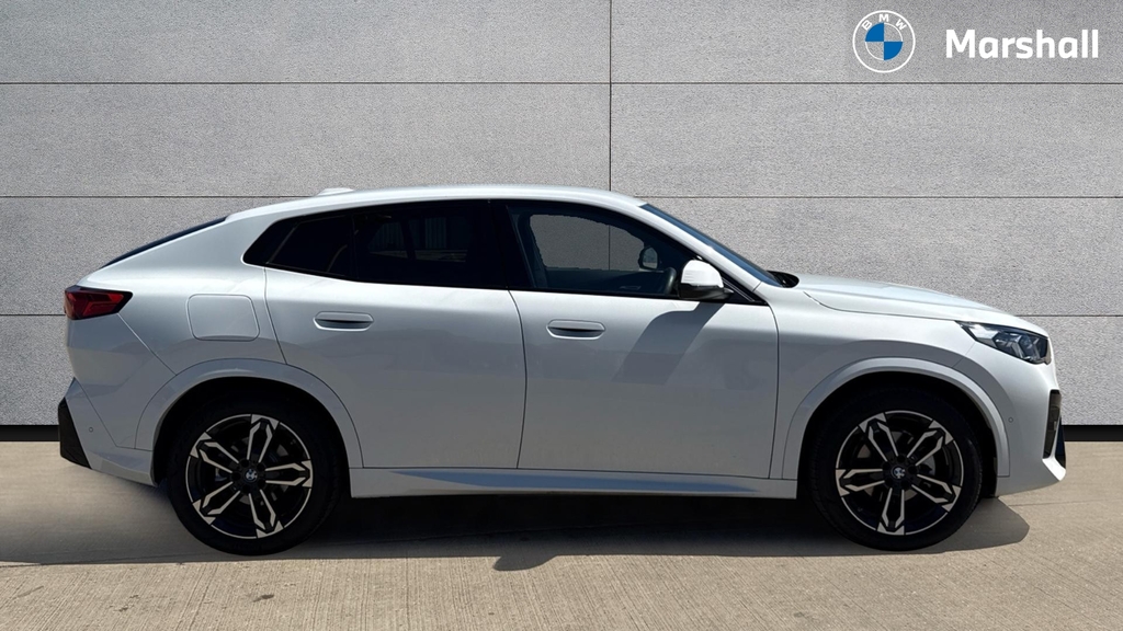 BMW iX2 Ix2 150Kw Edrive20 M Sport 65Kwh White #3