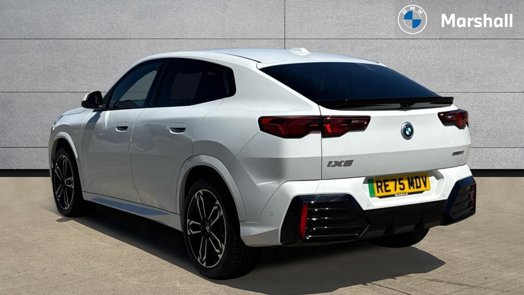 BMW iX2 Ix2 150Kw Edrive20 M Sport 65Kwh White #2