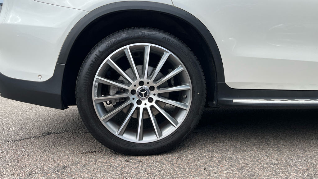 Mercedes-Benz GLC Class Glc 250D 4Matic Amg Line Premium 9G-tronic GY67ZJX White #4