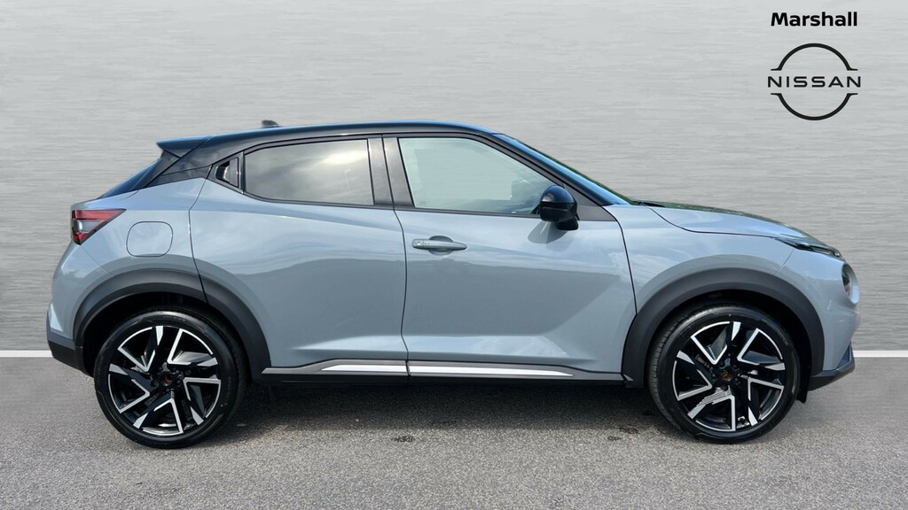 Nissan Juke Nissan Juke Hatchback 1.0 Dig-t Tekna FV75XFP Black #3