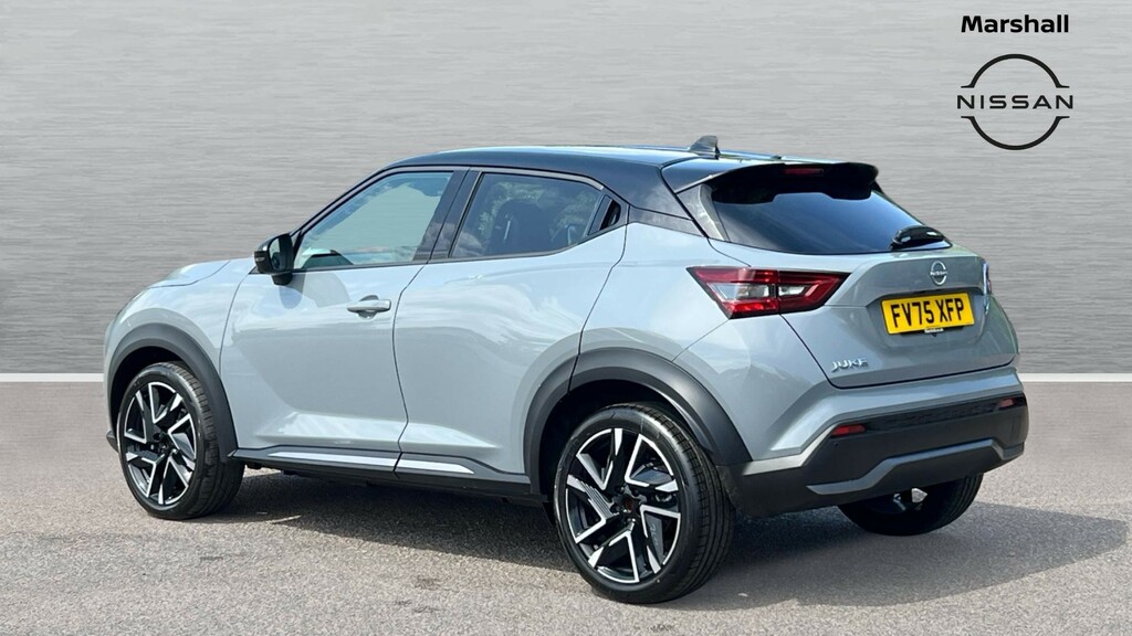 Nissan Juke Nissan Juke Hatchback 1.0 Dig-t Tekna FV75XFP Black #2