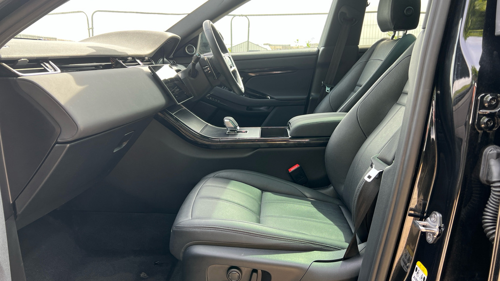 Land Rover Range Rover Evoque Range Rover Evoque 2.0 D200 Edition AK75JVR Black #3