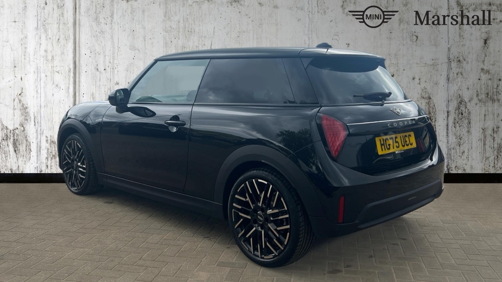Mini Hatch Mini Cooper Hatchback 1.5 C Exclusive Level 2 HG75UCC Black #2